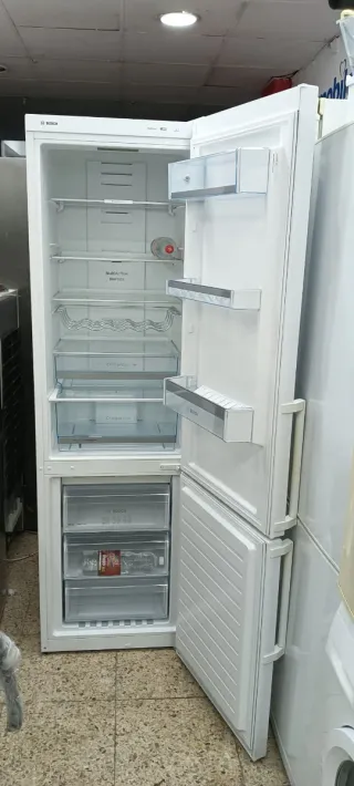 NEVERA COMBI BOSCH NO FROST ENERGÍA A++