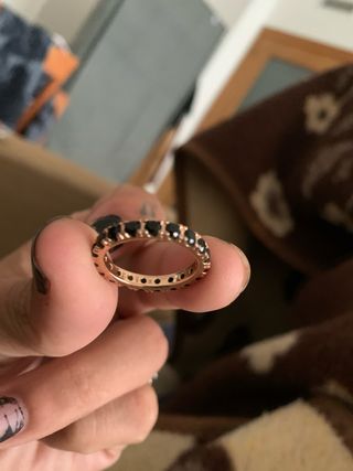 Anillo Pandora Oro Rosa Circonitas Negras
