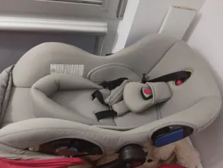 Capazo y silla de coche para bebé