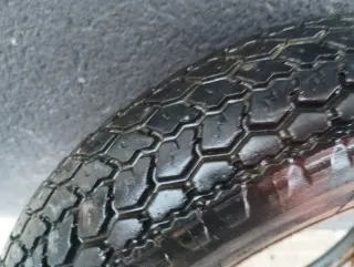 Llanta y neumático Vespa 10 (usado)