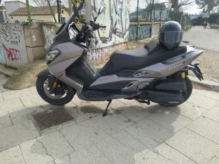 Cambio por coche + o menos dinero.