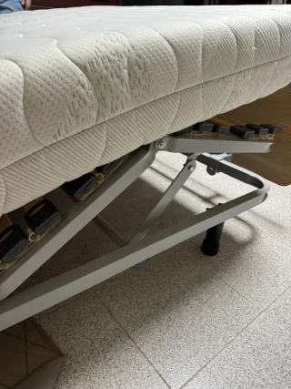 Cama articulada eléctrica madera y metal