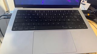 MacBook Pro 14 M1 Pro 16GB RAM 512GB  +Apple care