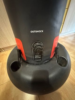 Saco de boxeo Outshock con base rellenable de agua