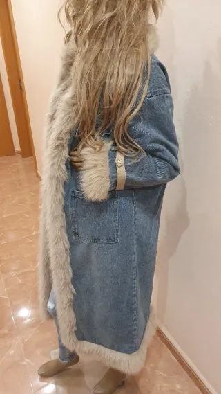 Abrigo largo denim con pelo