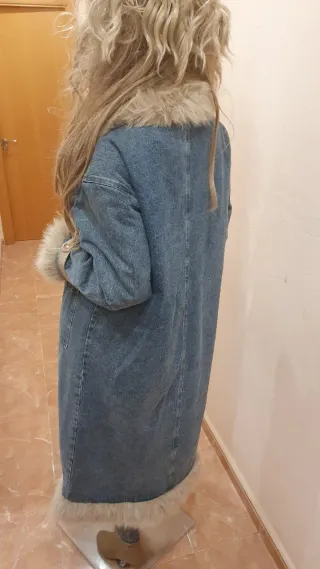 Abrigo largo denim con pelo