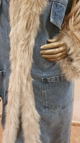 Abrigo largo denim con pelo