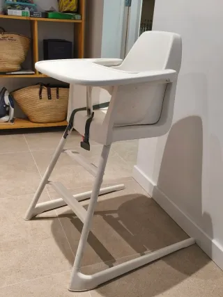 Trona convertible Ikea blanca