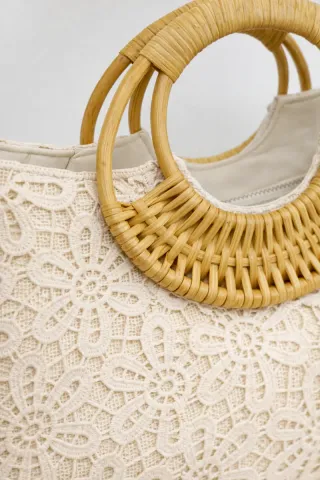 Borsa donna beige con manici in legno