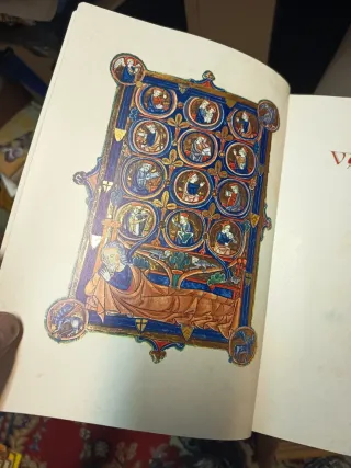 Libro antico con copertina in pelle marrone