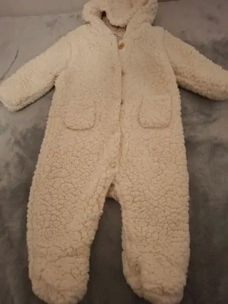 Buzo polar bebé con capucha