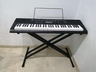 Teclado Casio CTK-3500 con funda y soporte. Nuevo