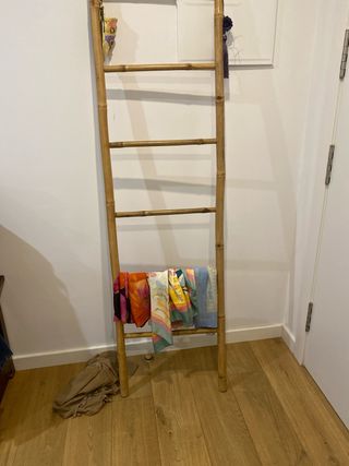 Escalera de bambú decorativa