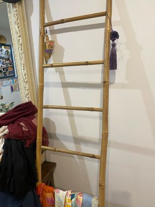 Escalera de bambú decorativa