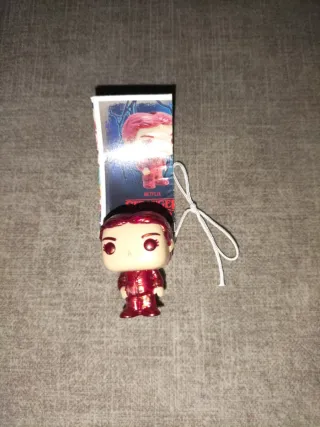 Max Huevo Kinder Stranger Things Funko Pop UPSIDE