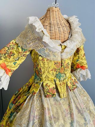 Vestido Fallera Niña con Manteletas