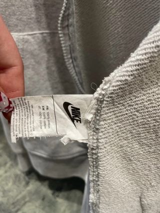 Sudadera Nike gris con capucha