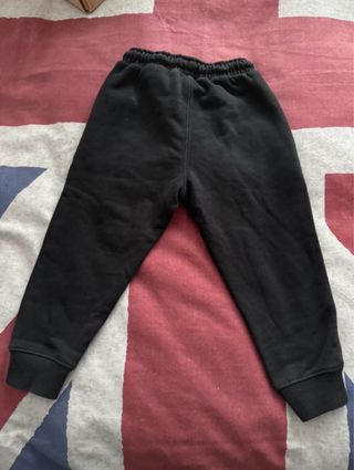 Chándal negro niño