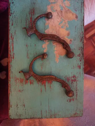 2 Ganchos Percheros Vintage Metal y Madera