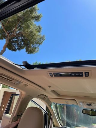 Toyota Alphard V6 Executive Lounge VIP