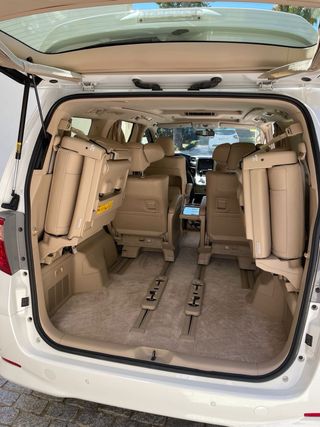 Toyota Alphard V6 Executive Lounge VIP
