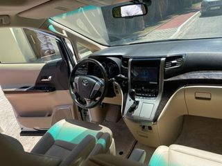 Toyota Alphard V6 Executive Lounge VIP