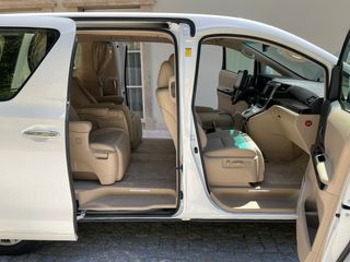 Toyota Alphard V6 Executive Lounge VIP