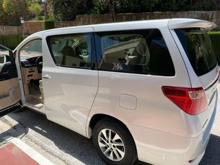 Toyota Alphard V6 Executive Lounge VIP