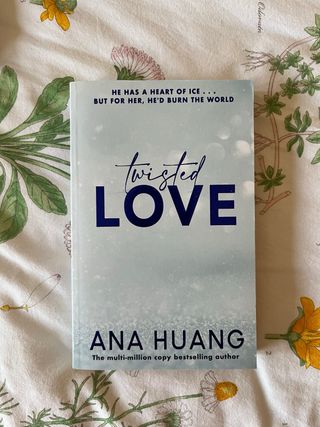 Libro Icebreaker + Twisted Love, en inglés