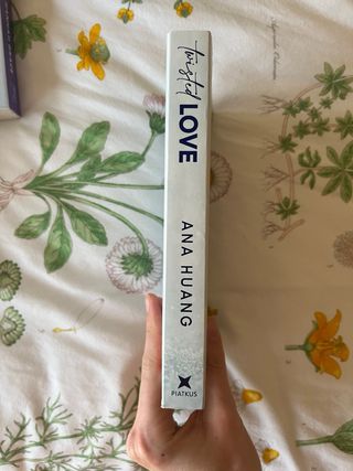 Libro Icebreaker + Twisted Love, en inglés