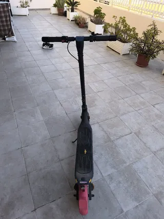 Patinete Eléctrico Red Bull Racing Club