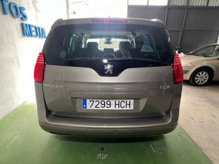 Peugeot 5008 2011