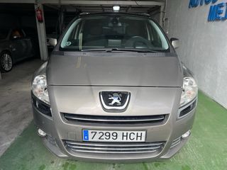 Peugeot 5008 2011