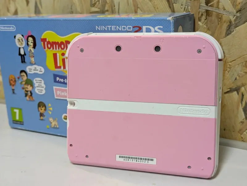 Nintendo 2DS edición limitada Tomodachi Life afbeelding 3