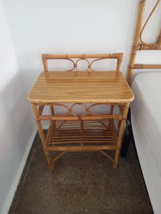 Mesitas de noche en excelentes condiciones.