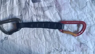 Cinta de escalada Petzl y mosquetones