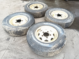 JUEGO LLANTAS LAND ROVER 23585R16