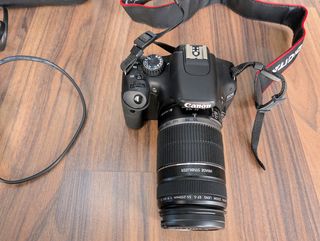 Cámara Canon EOS 550D + Objetivo 55-250m + Mochila