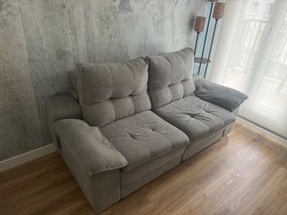 Sofá de tela gris