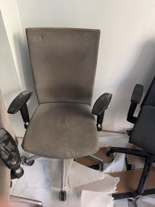 Sillas de oficina giratorias.