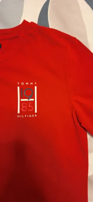 Camiseta Tommy Hilfiger niño roja