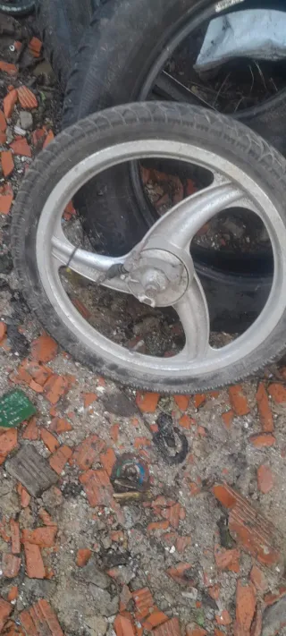 Rueda de moto con llanta de aleación