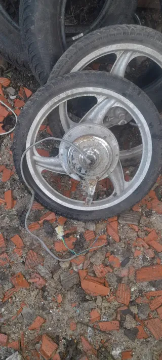 Rueda de moto con llanta de aleación
