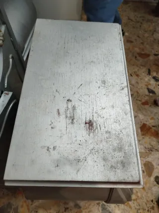 Mesitas de noche plateada con cajones