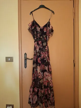 Abito lungo floreale con cintura