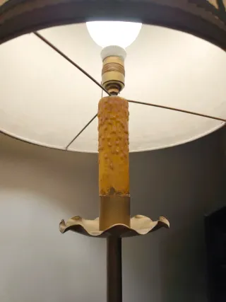 Lámpara de pie vintage en buen estado