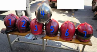 Casco Gallet F1 Rojo y 1 Plata.