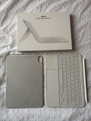 iPad 10 256GB Wi-Fi + Accesorios