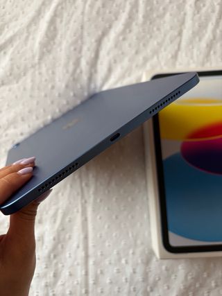 iPad 10 256GB Wi-Fi + Accesorios