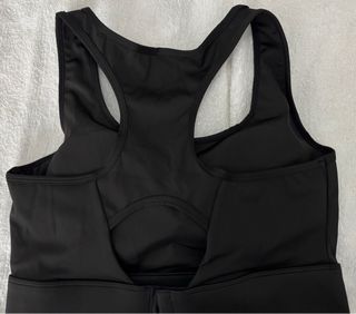 Top deportivo Alo negro